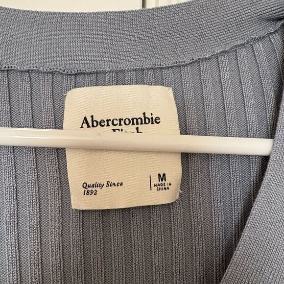 Abercrombie and Fitch Sweater - Picture 4 of 7